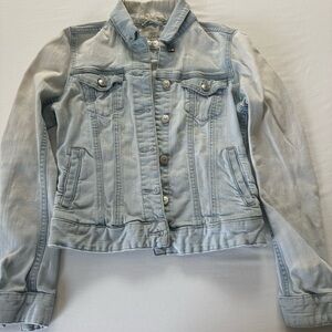 Light Wash Denim Jacket - Women's Casual Jean Jacket